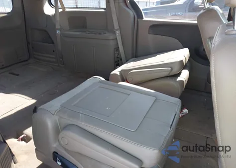 2015 Chrysler Town & Country Touring z USA, uszkodzony, nr VIN 2C4RC1BG2FR609037